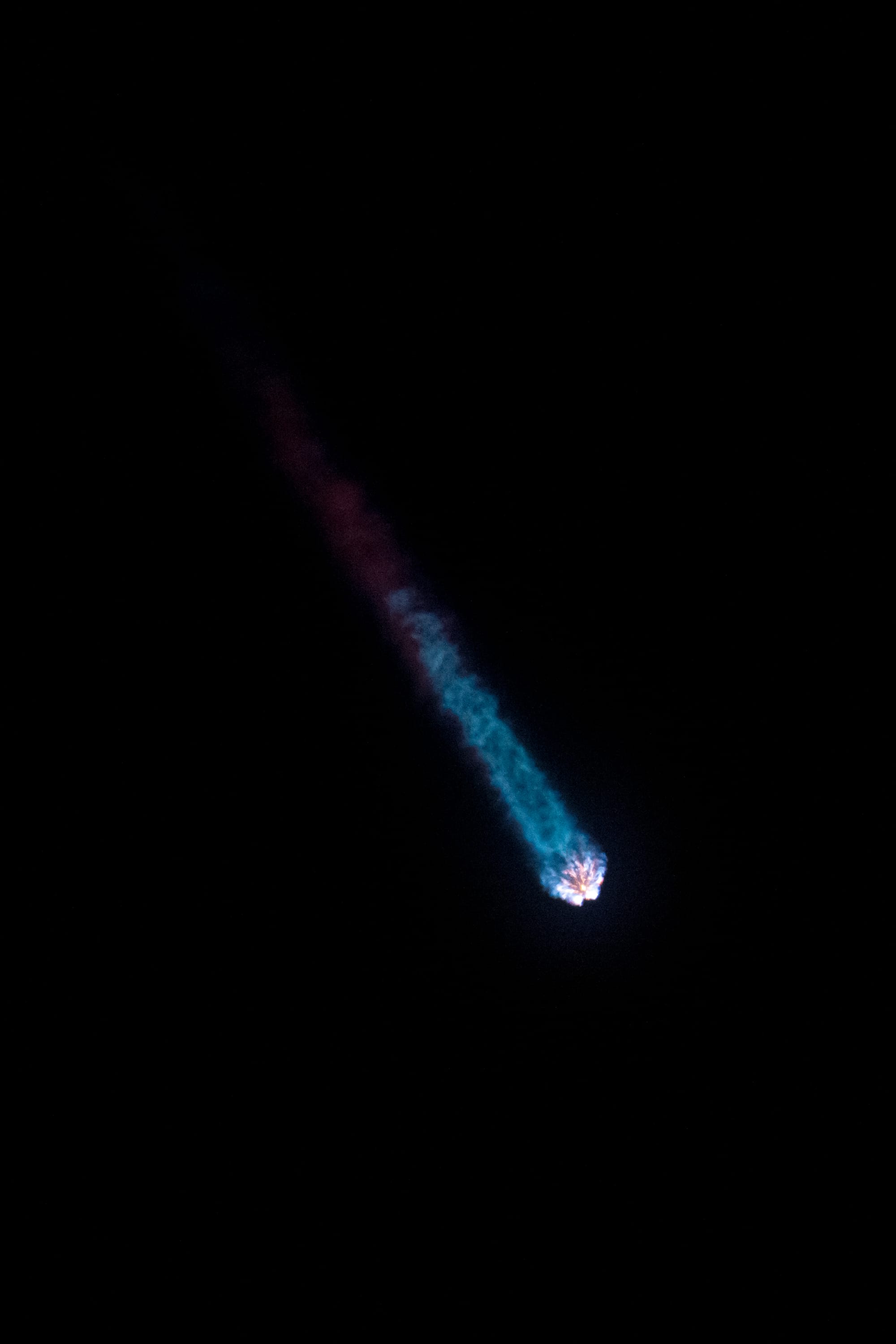 Falcon 9's engine plume during first stage flight for Starlink Group 6-29. ©SpaceX