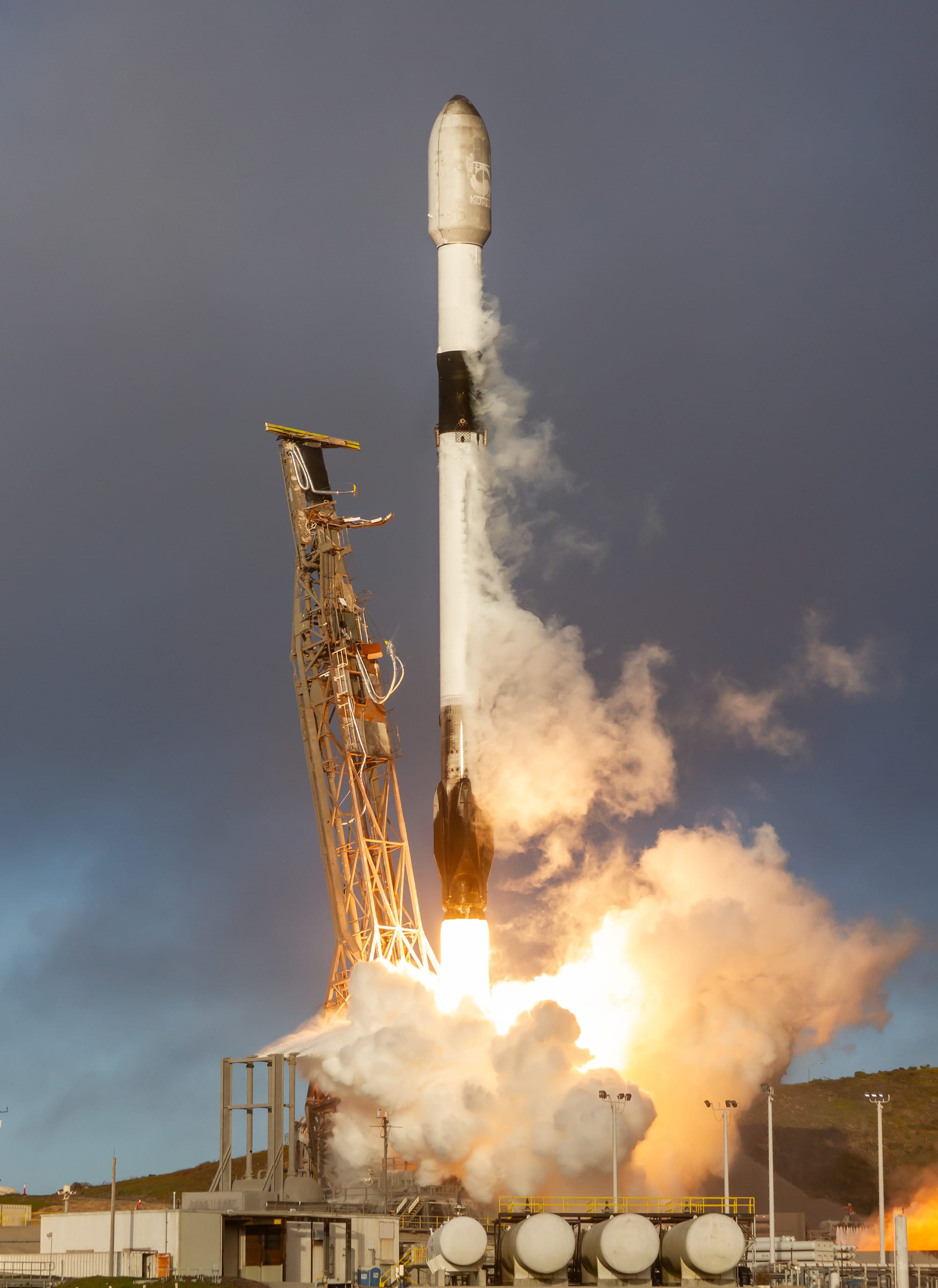 Falcon 9 lifting off from Space Launch Complex 4E. ©SpaceX