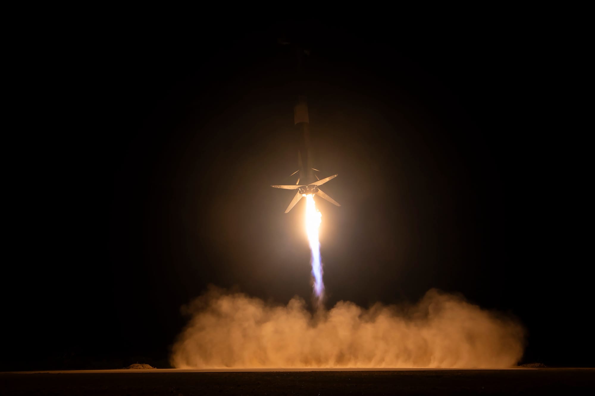 B1060 landing at Landing Zone 1 in Cape Canaveral. ©SpaceX