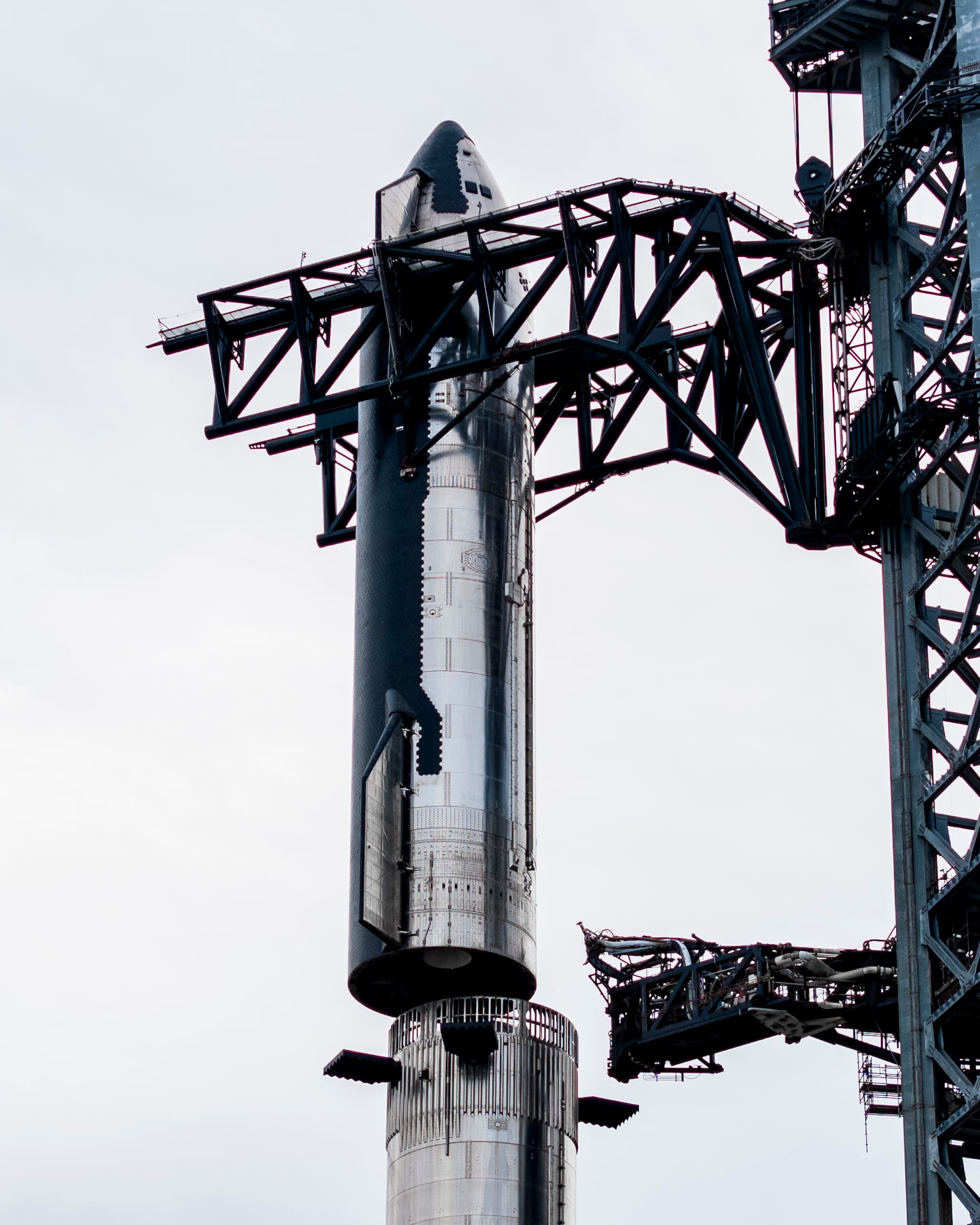 Ship 28 being stacked atop of Booster 10 ahead of flight three. ©SpaceX