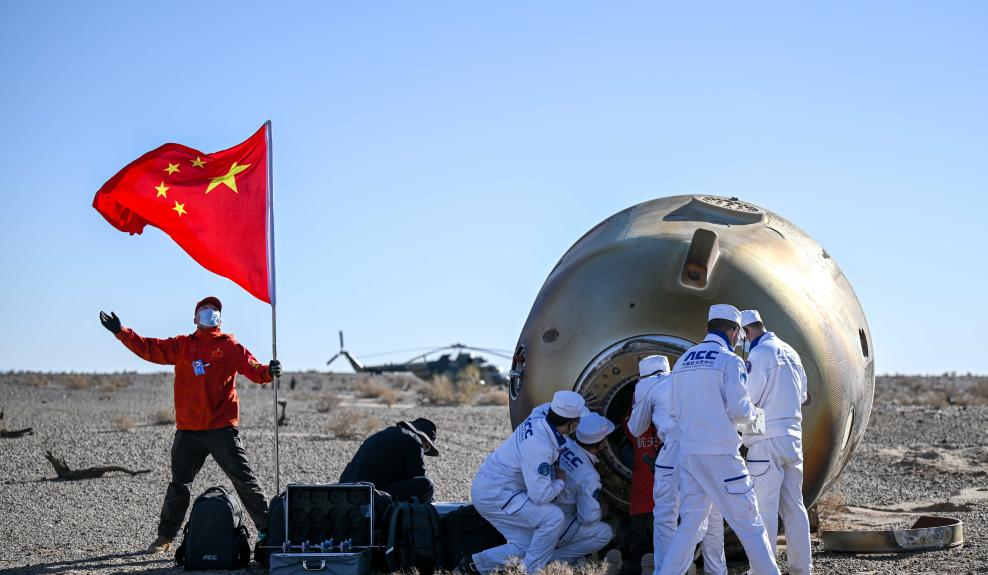 Shenzhou-17 crew safely returns to Earth