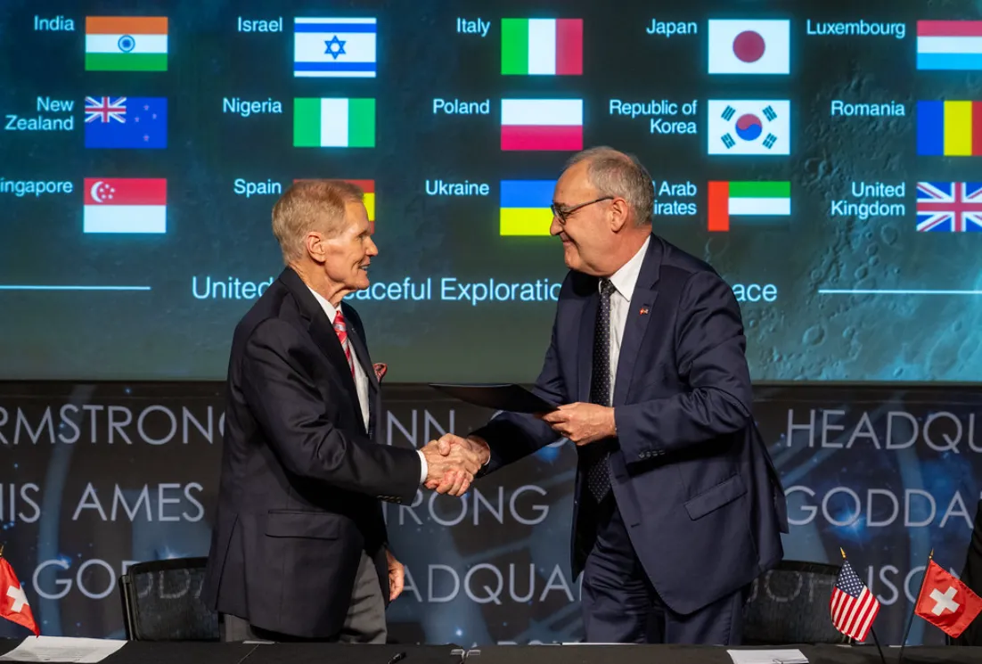NASA Administrator Bill Nelson (left) and Swiss Federal Councillor Guy Parmelin (right) after signing the Artemis Accords. ©NASA/Keegan Bar