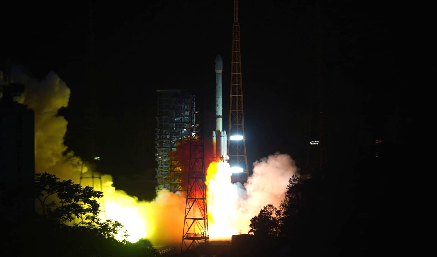 China launches Pakistan's newest communications satellite