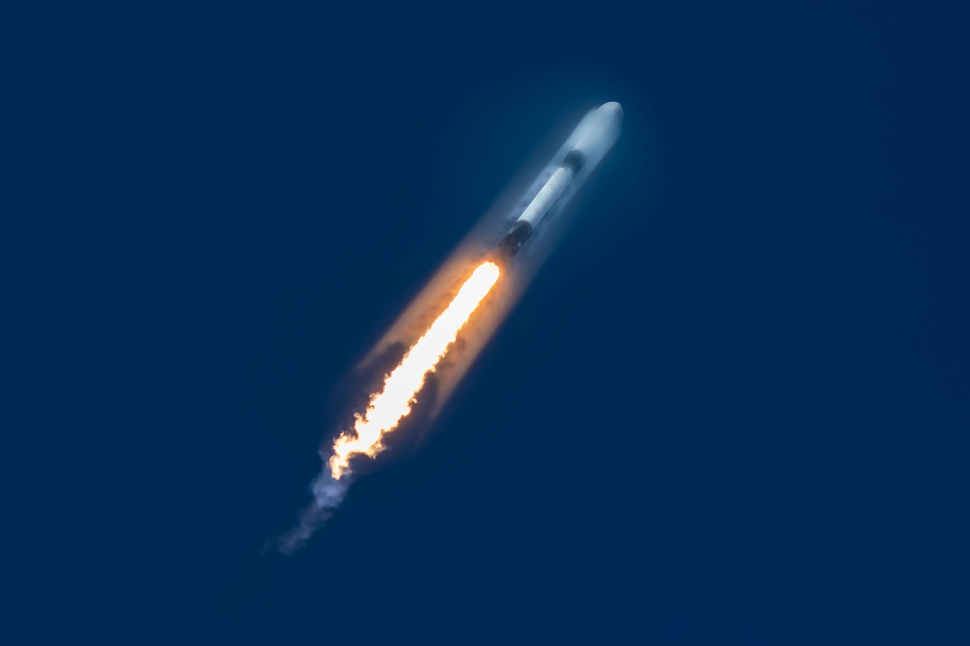 Falcon 9 during ascent for Starlink Group 6-54. ©SpaceX