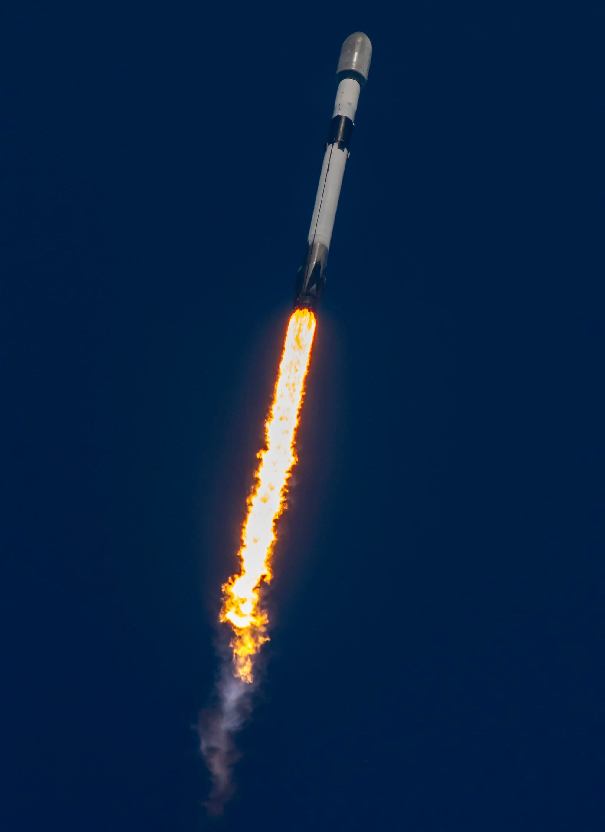 Falcon 9 during first-stage flight for Starlink Group 6-56. ©SpaceX
