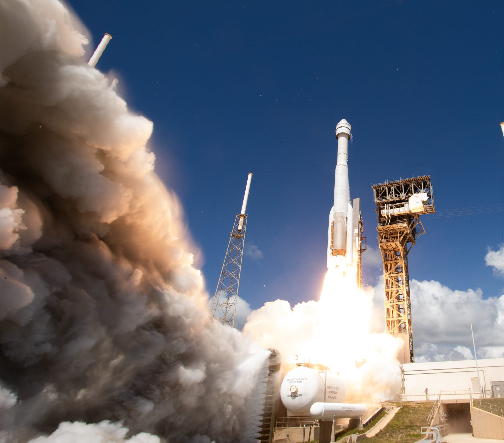 Atlas V lifting off from Space Launch Complex 41 with Starliner. ©Joel Kowsky/NASA