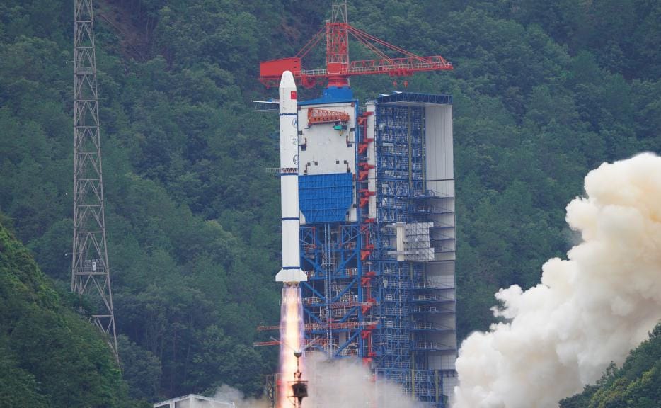 Franco-Chinese gamma-ray burst mission blasts off from Xichang!