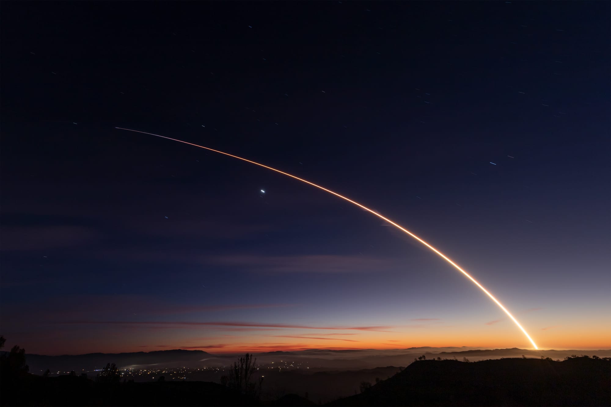 A long exposure photo of Falcon 9 for the Starlink Group 11-3 mission above California. ©SpaceX