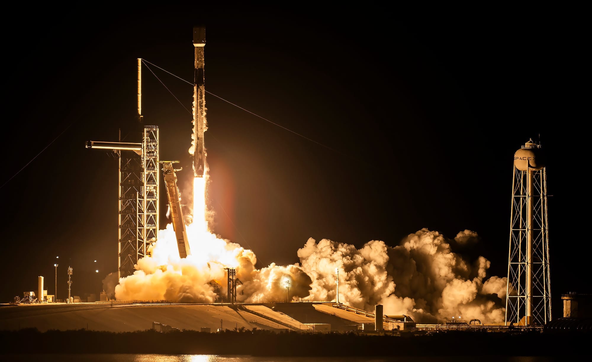 Falcon 9 lifting off from Launch Complex 39A for the Starlink Group 12-6 mission. ©SpaceX
