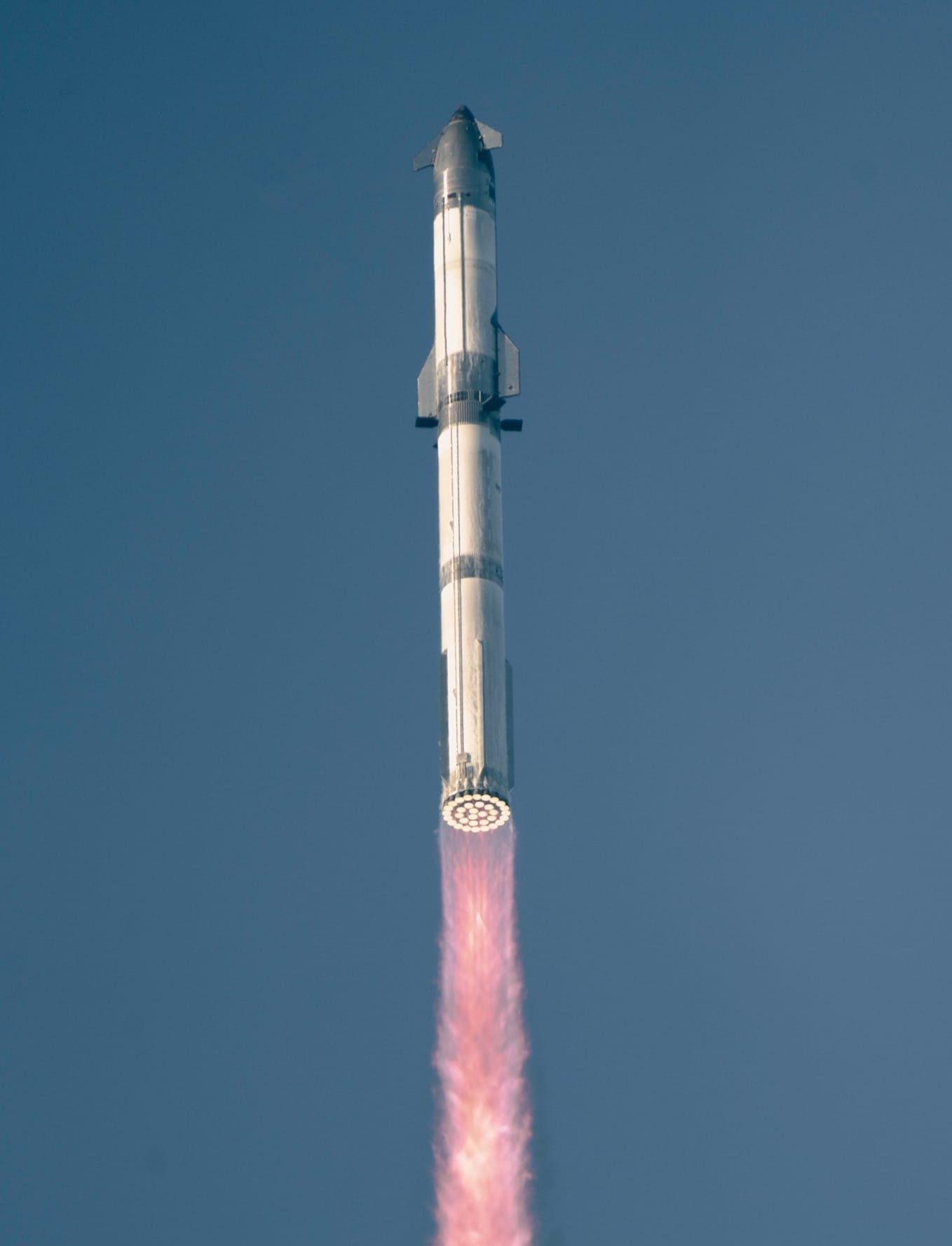 Starship-Super Heavy during first-stage flight for the vehicles seventh flight test. ©SpaceX