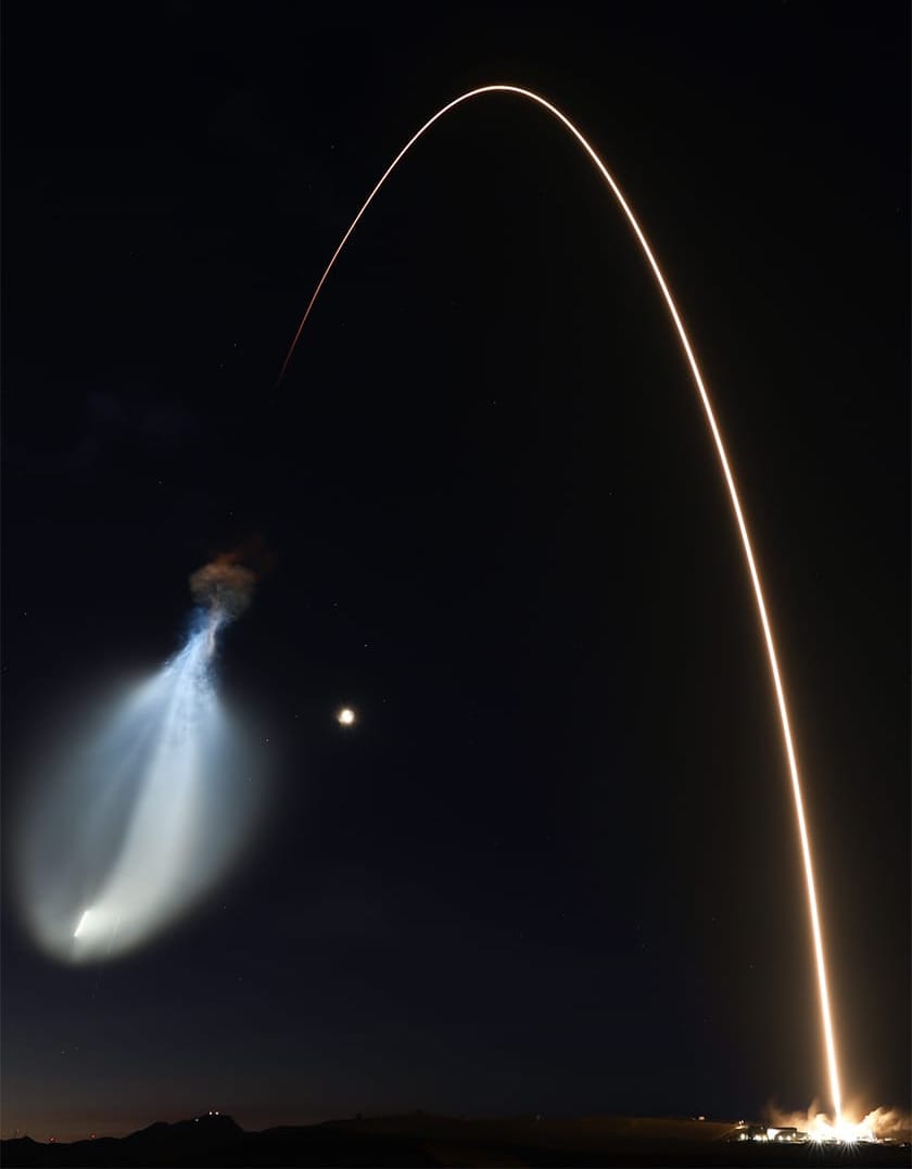 A long exposure photo of Falcon 9 during the Starlink Group 11-6 mision. ©SpaceX