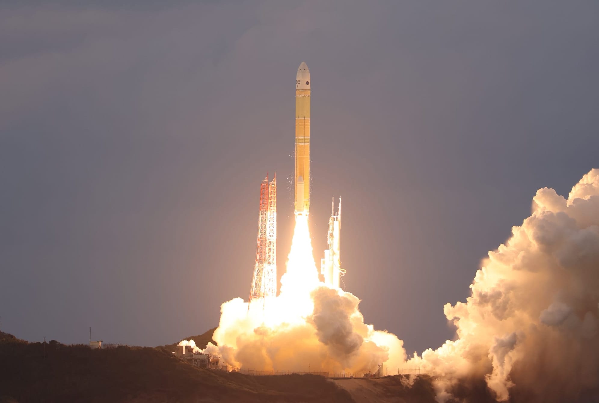 H3 lifting off from the Tanegashima Space Center. ©JAXA
