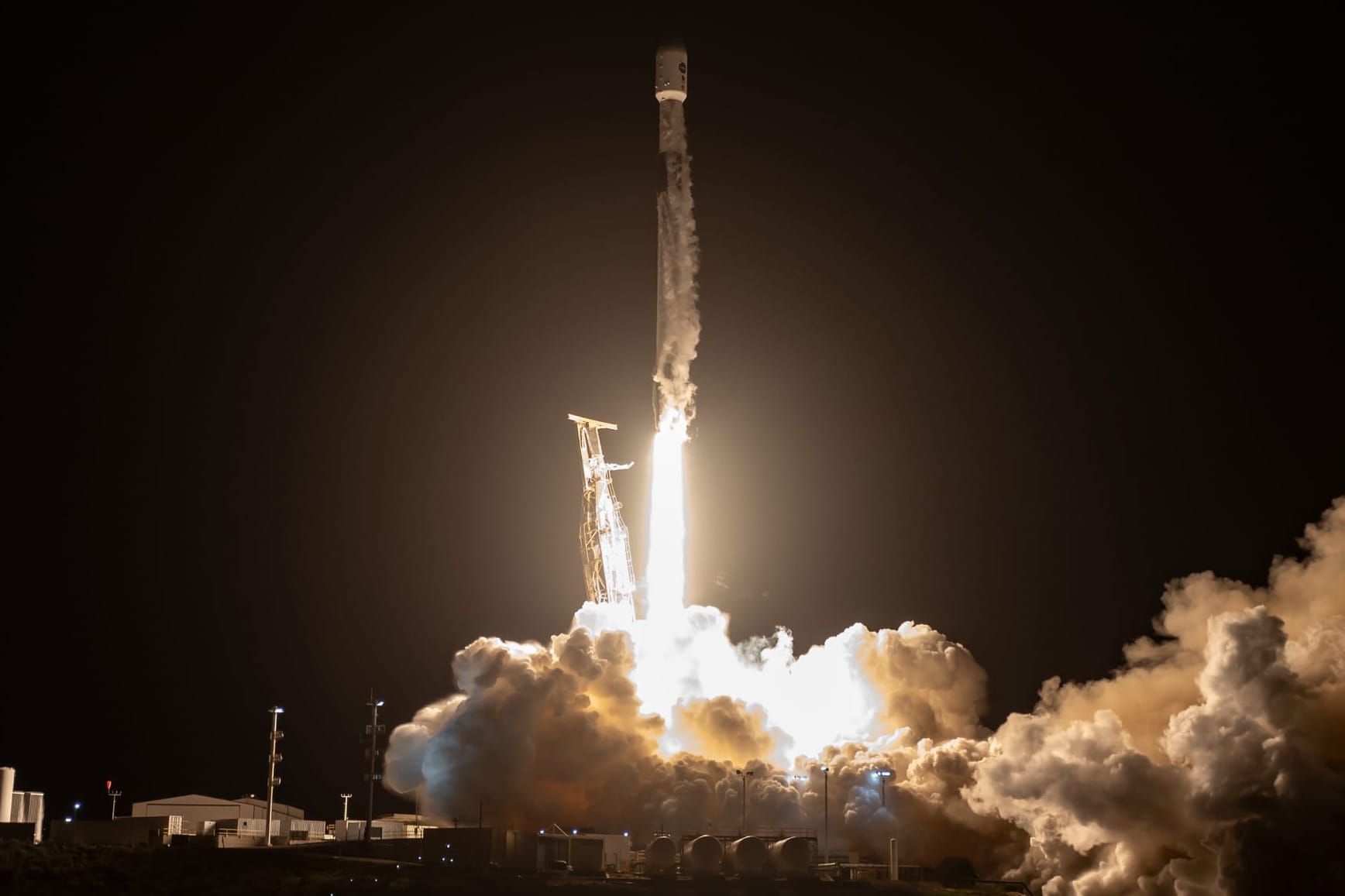Falcon 9 lifting off from Space Launch Complex 4E with SPHEREx and PUNCH. ©SpaceX