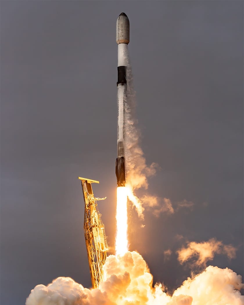 Falcon 9 lifting off from Space Launch Complex 4E for the Starlink Group 15-4 mission. ©SpaceX