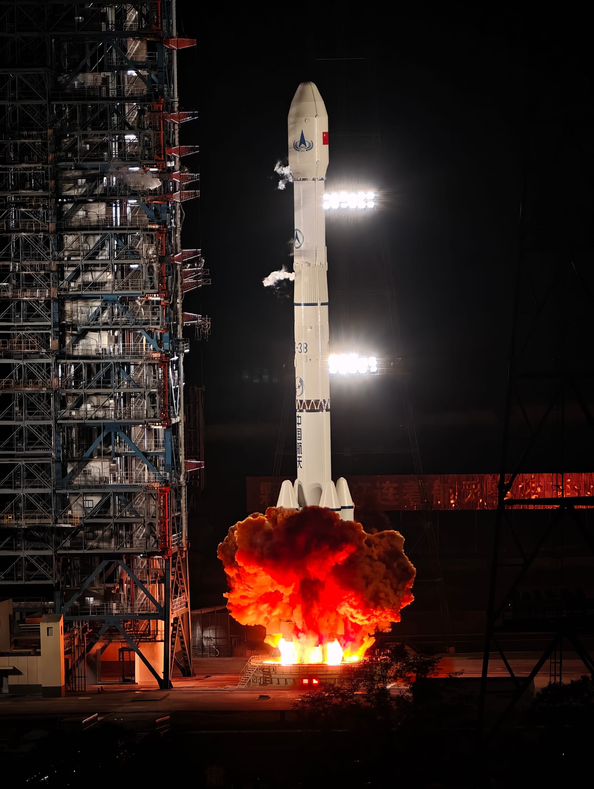 The Long March 3B/E Y110 vehicle lifting off from Xichang for the Tianwen-2 mission.