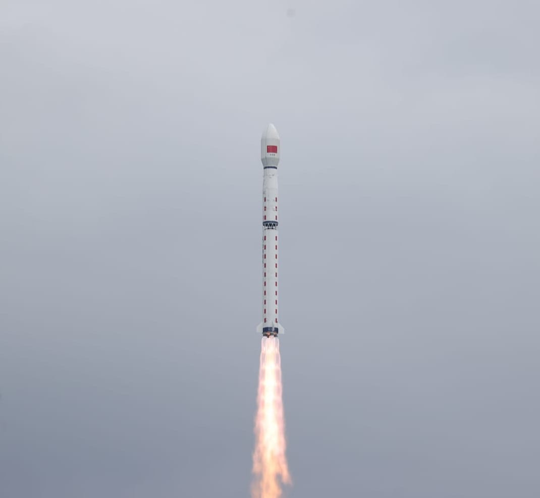The Long March 4C Y63 vehicle during first-stage flight carrying Shiyan-28B-01.