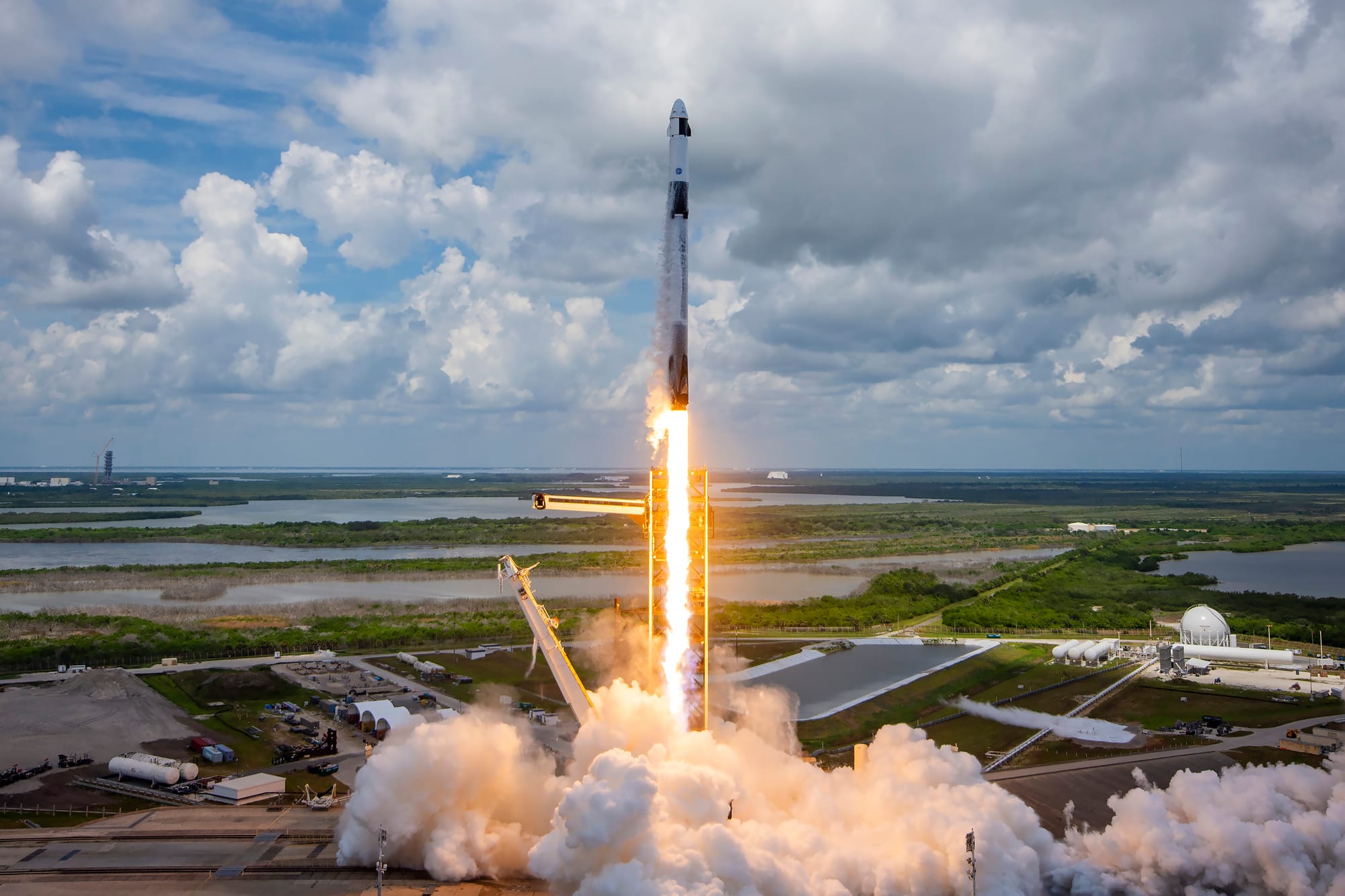 Falcon 9 lifts off from Launch Complex 39A for the Crew-11 mission. ©SpaceX