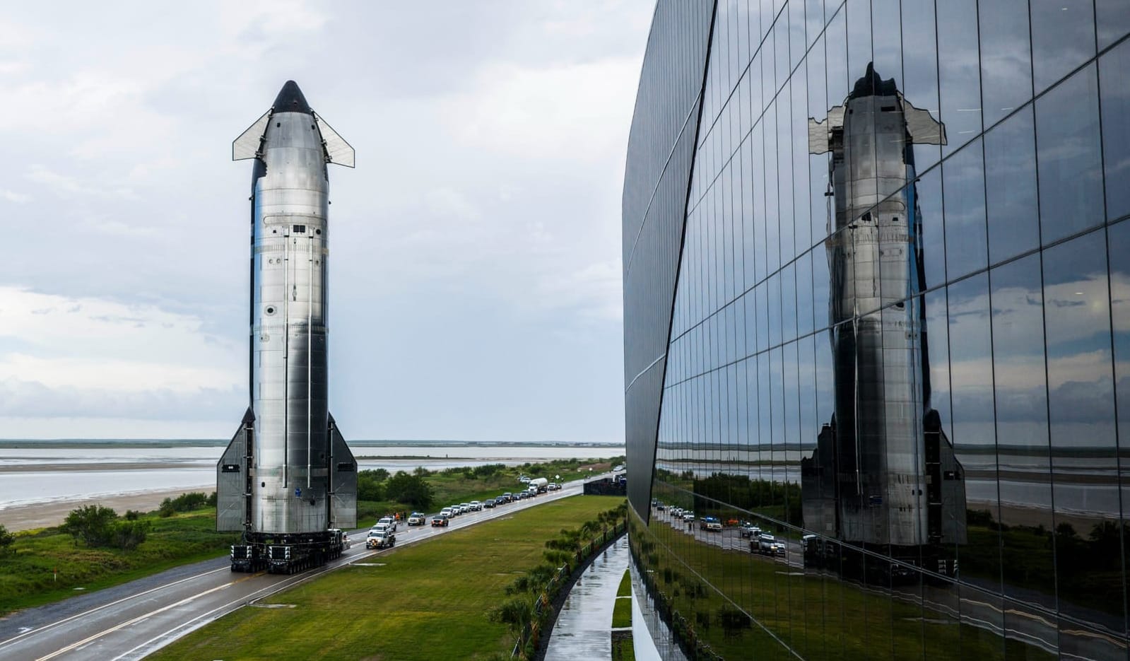 Ship 37 heading for the launch site in Starbase, Texas. ©SpaceX