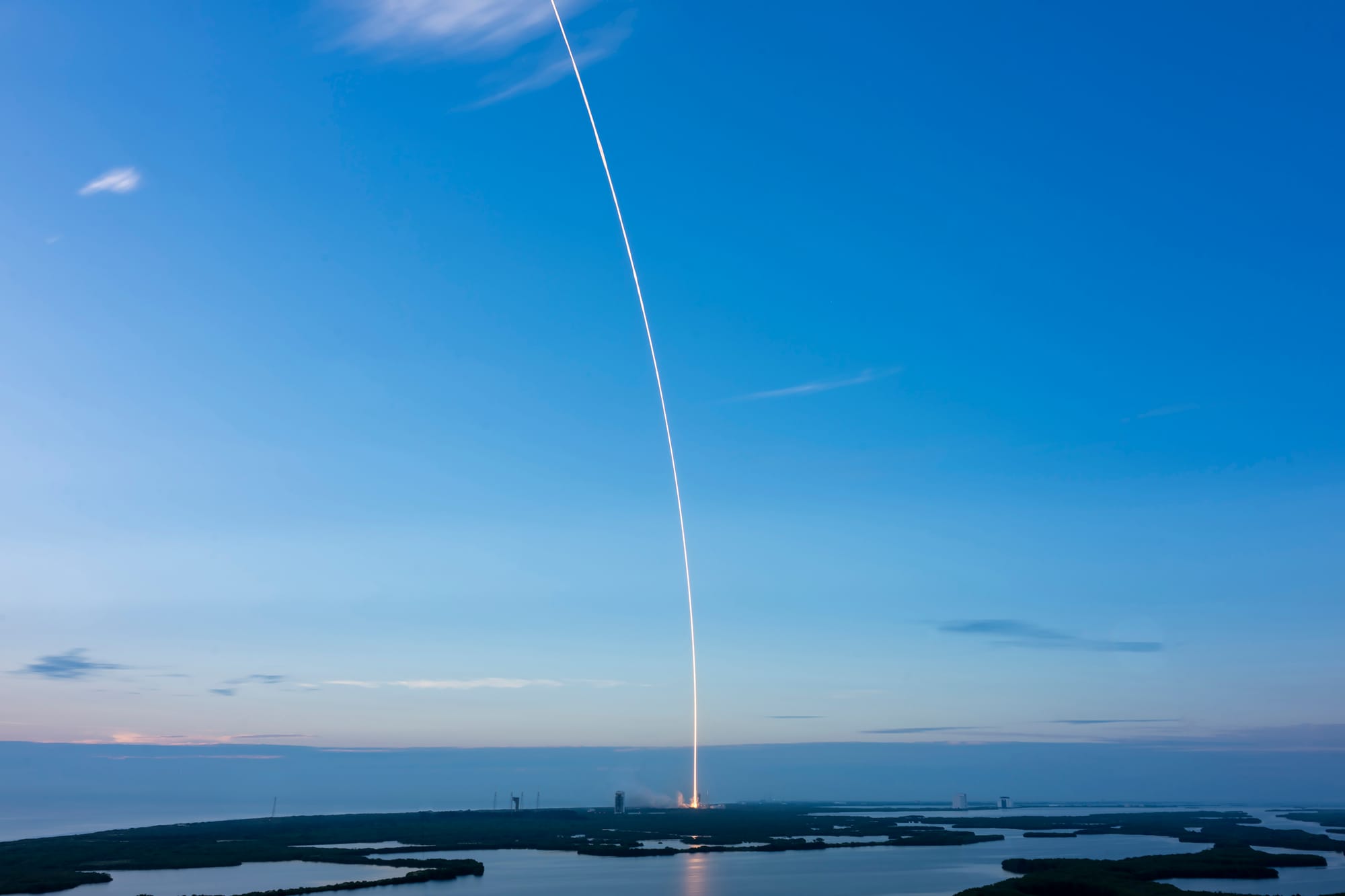 A long exposure photo of Falcon 9 for the Starlink Group 10-56 mission. ©SpaceX