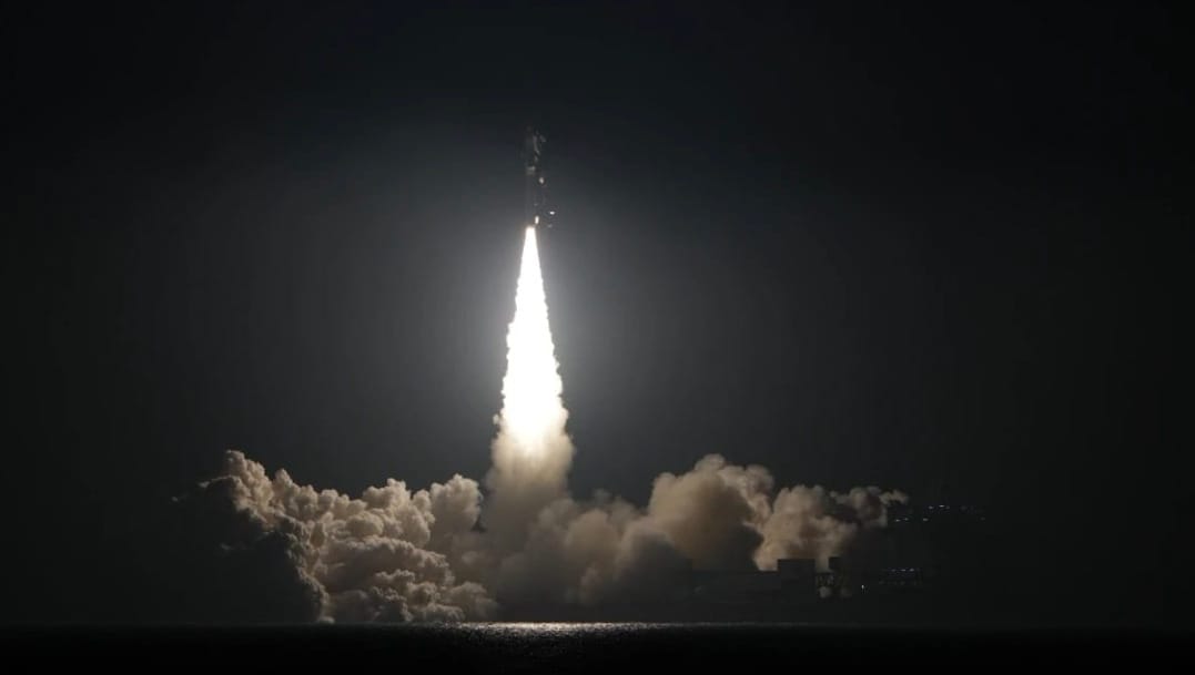 The Jielong-3 Y7 vehicle lifting off from its sea launch platform carrying eleven Geely satellites.