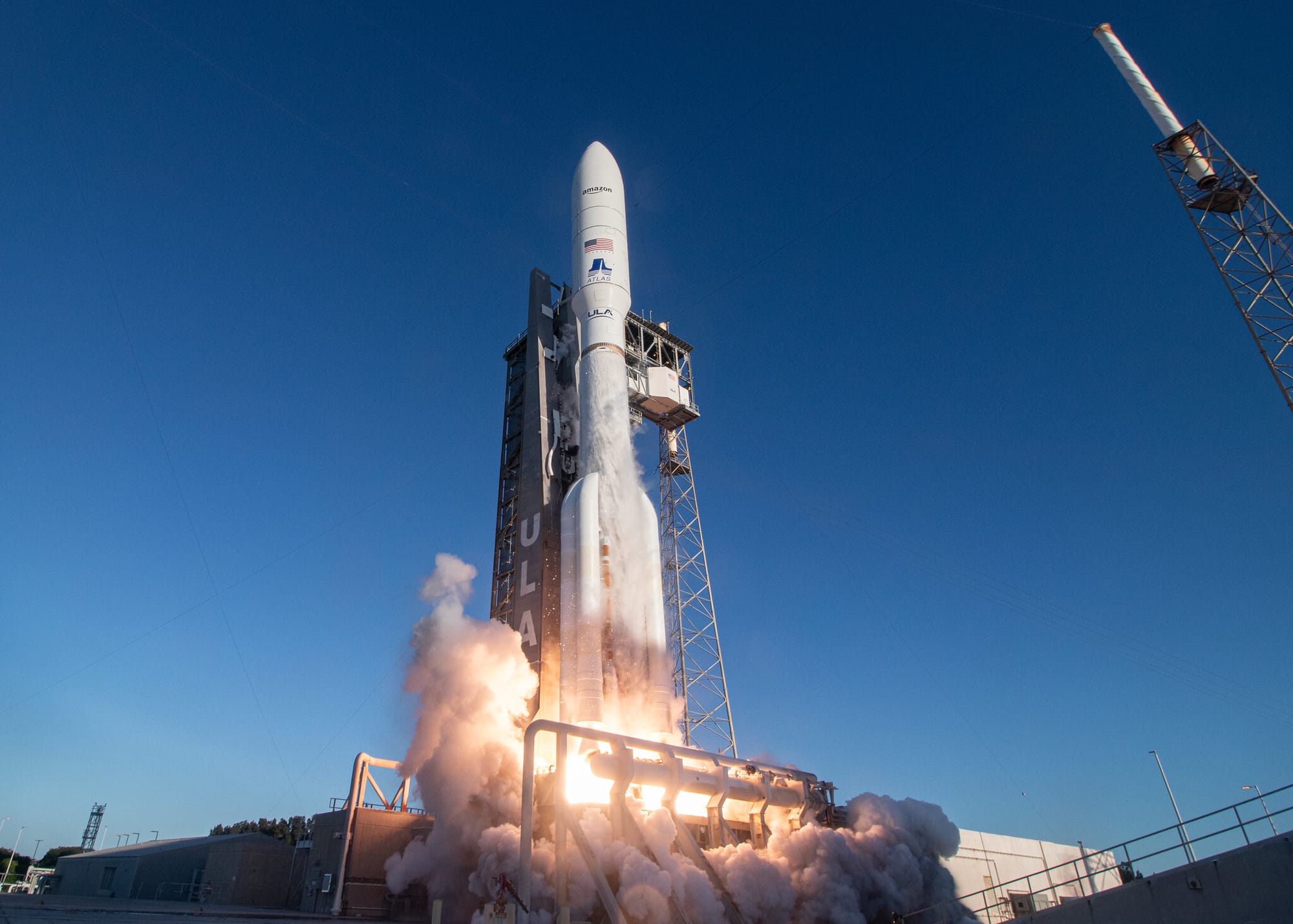 Atlas V blasting off from Space Launch Complex 41 for its third Amazon Kuiper mission. ©United Launch Alliance