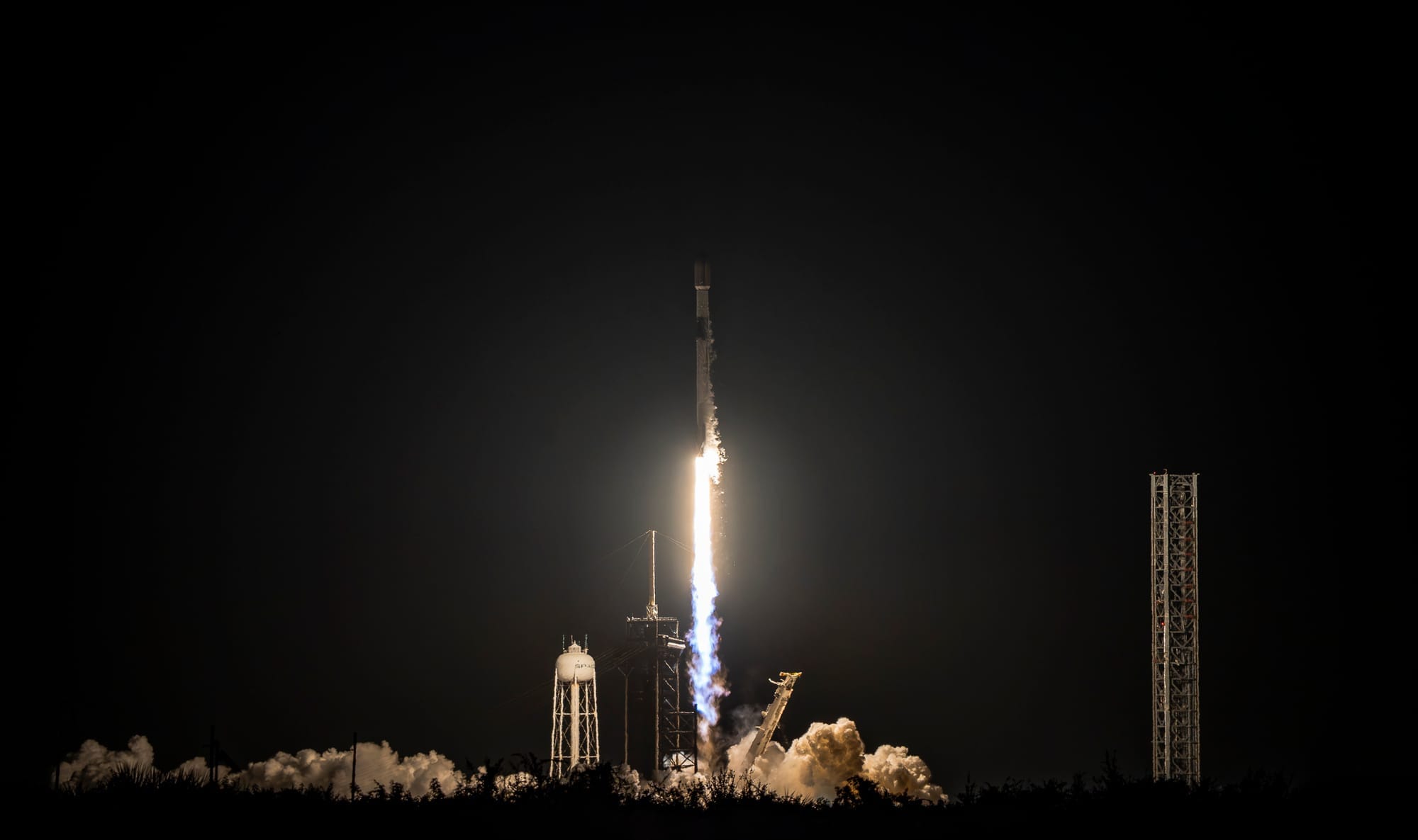 Falcon 9 lifting off from Launch Complex 39A for the Starlink Group 6-89 mission. ©SpaceX