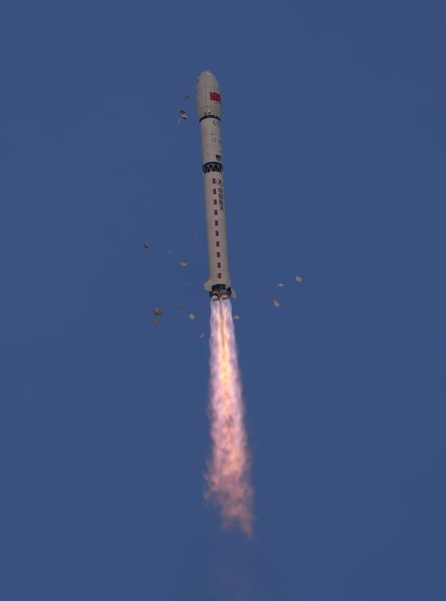 The Long March 2D Y105 vehicle during first-stage flight from the Taiyuan Satellite Launch Center on March 25th 2026.
