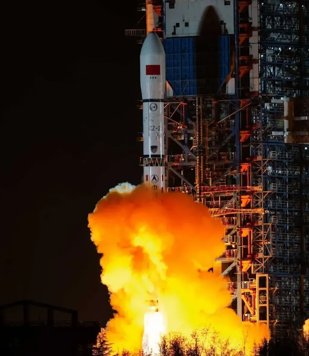 The Long March 2D Y95 vehicle blasting off from the Xichang Satellite Launch Center with Shiyan-30-03 and Shiyan-30-04 on March 12th.