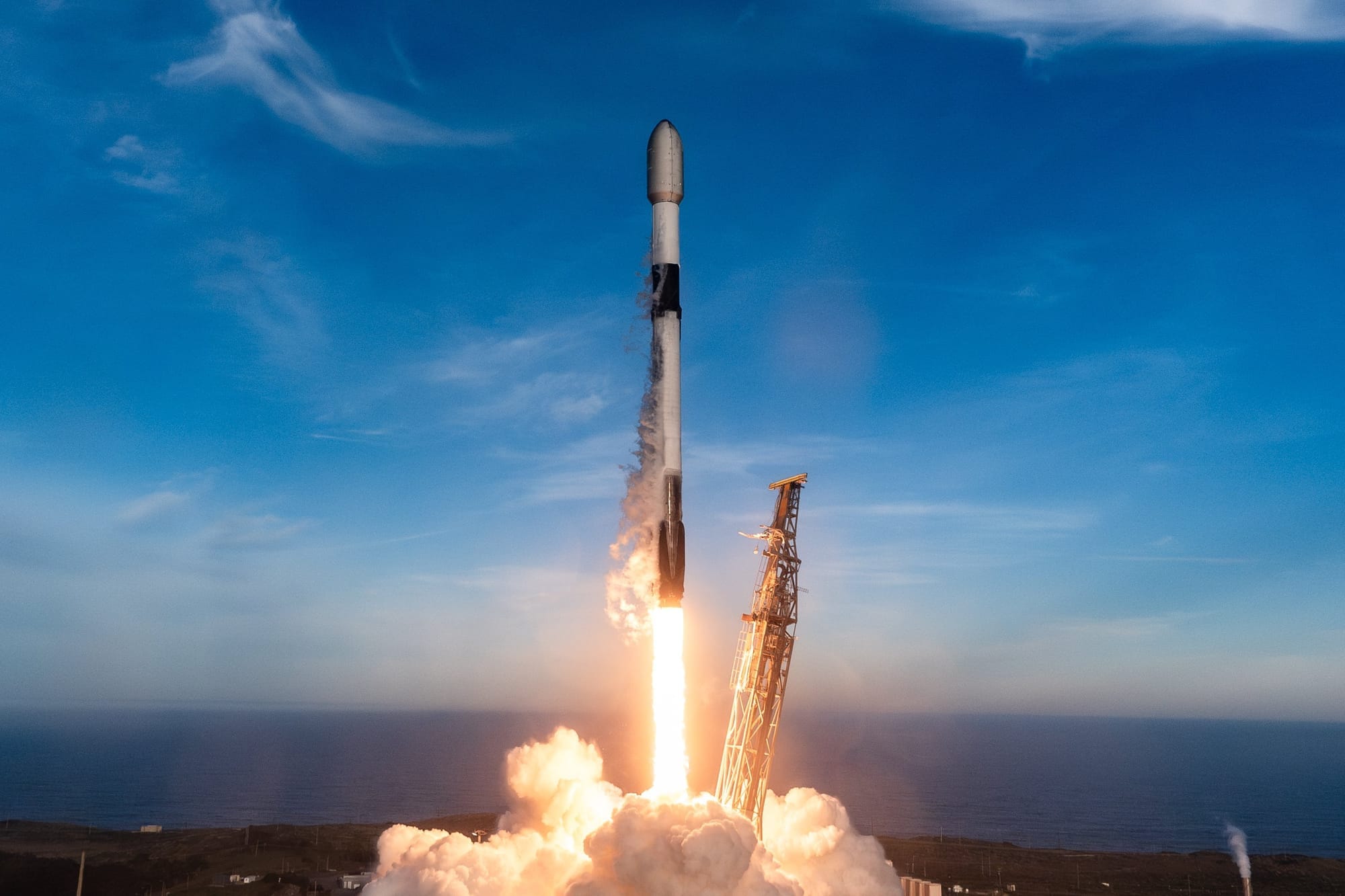 Falcon 9 lifting off from Space Launch Complex 4E for the Starlink Group 17-31 mission on March 13th. ©SpaceX