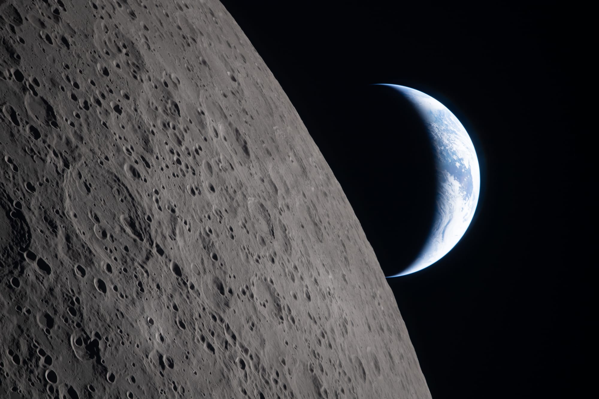 Artemis II Astronauts Swing Past Moon, Set Distance Record