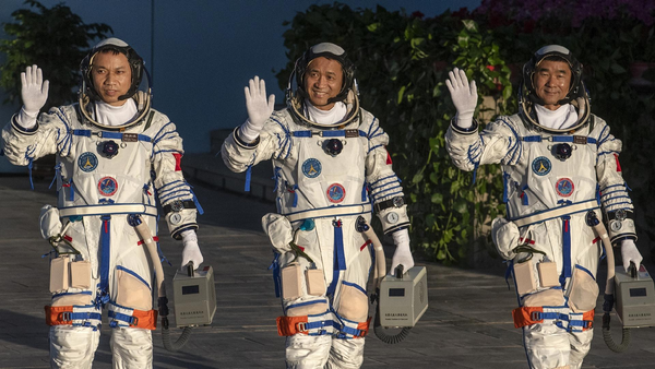 What makes up China's crewed spaceflight program?